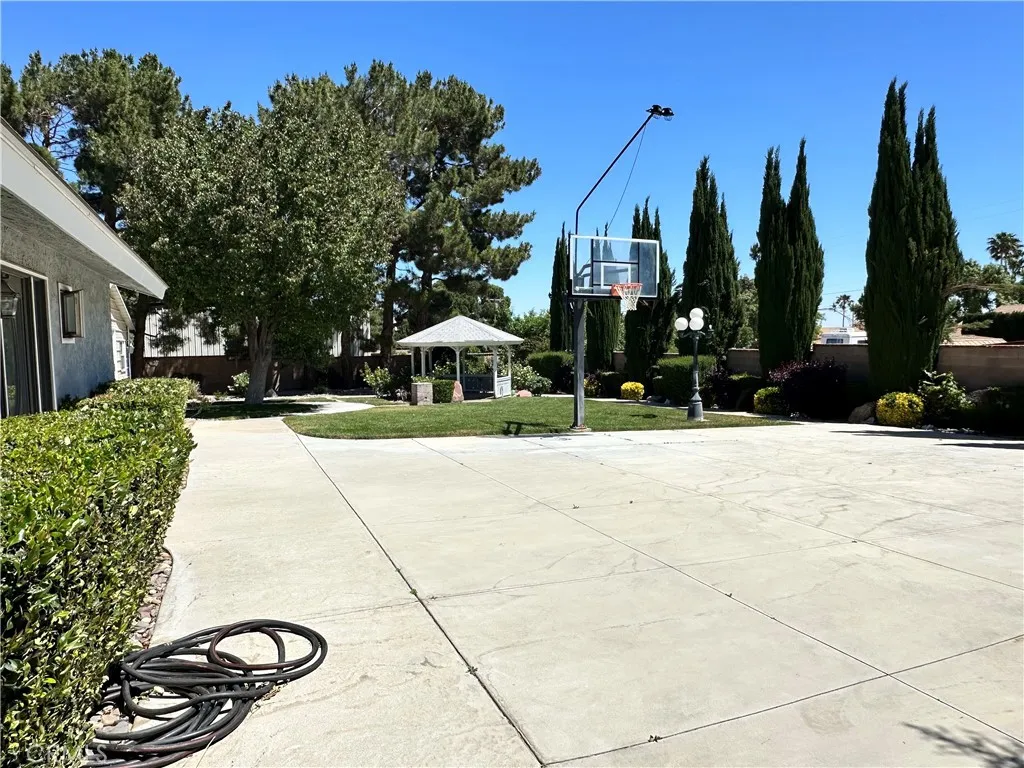 view from guest house front door. Basketball anyone????