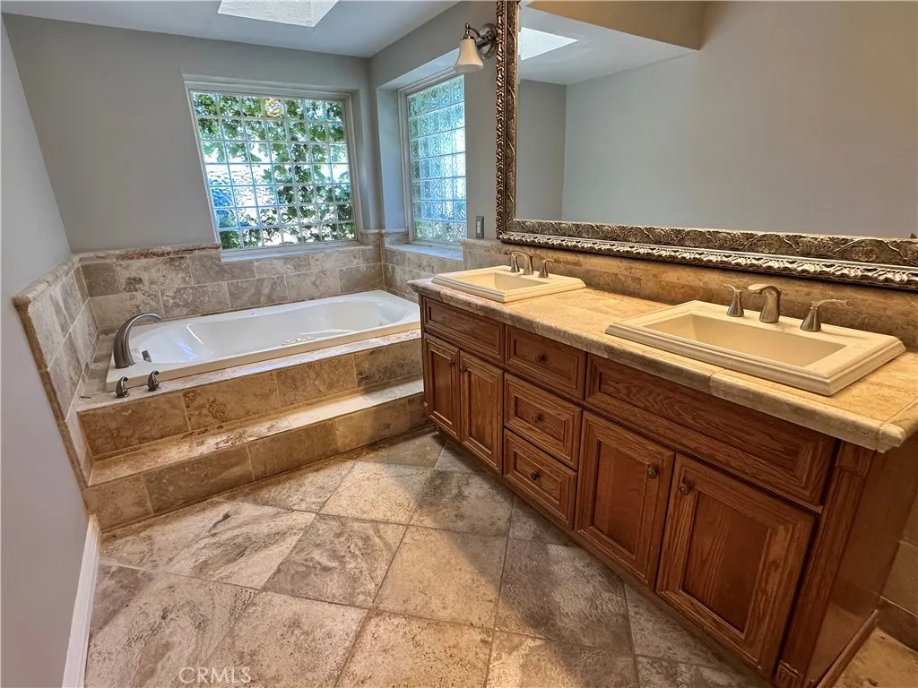 Dual sinks Master