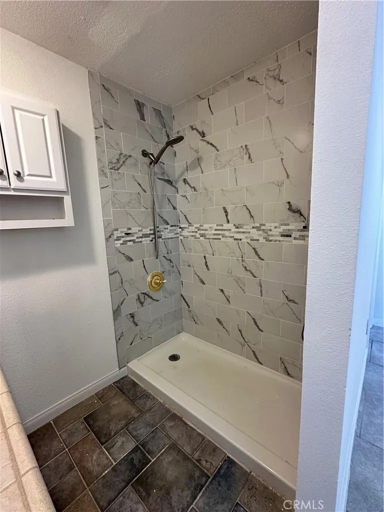 Guest house shower