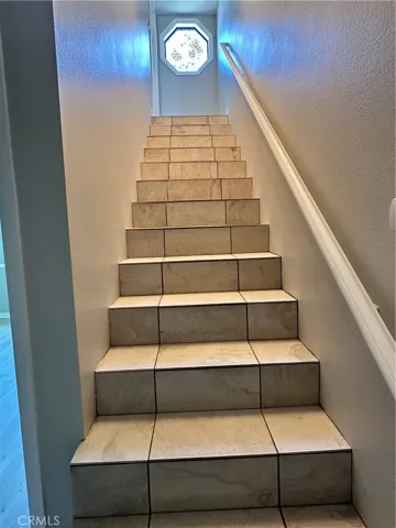 Stairway to bonus room