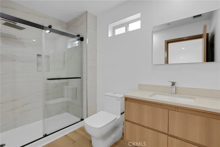 Primary Bath en-suite