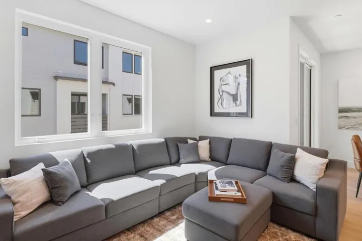 1107 Juana Court, Palo Alto, California 94303