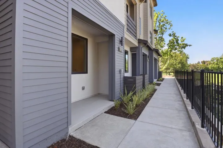1107 Juana Court, Palo Alto, California 94303