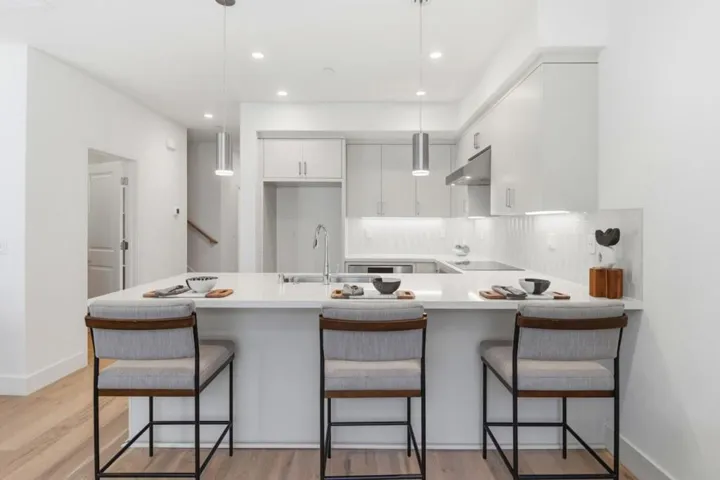 1107 Juana Court, Palo Alto, California 94303