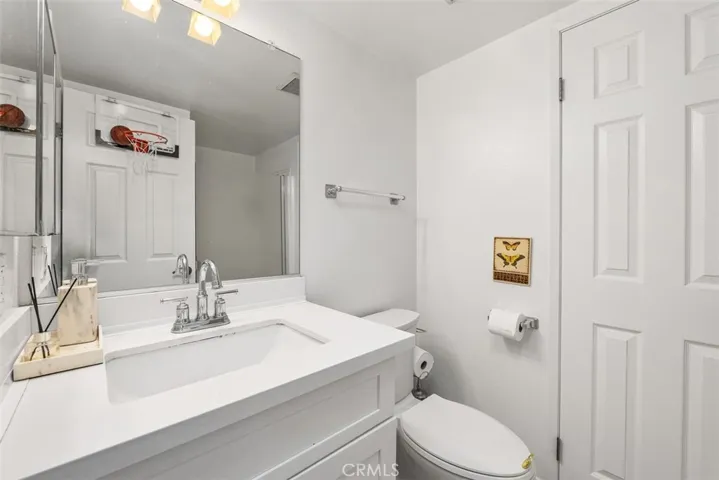 Main floor full bath