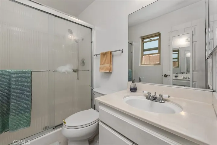 Second upstairs ensuite bath