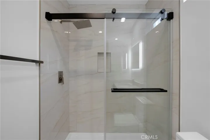 Primary Bath En-Suite