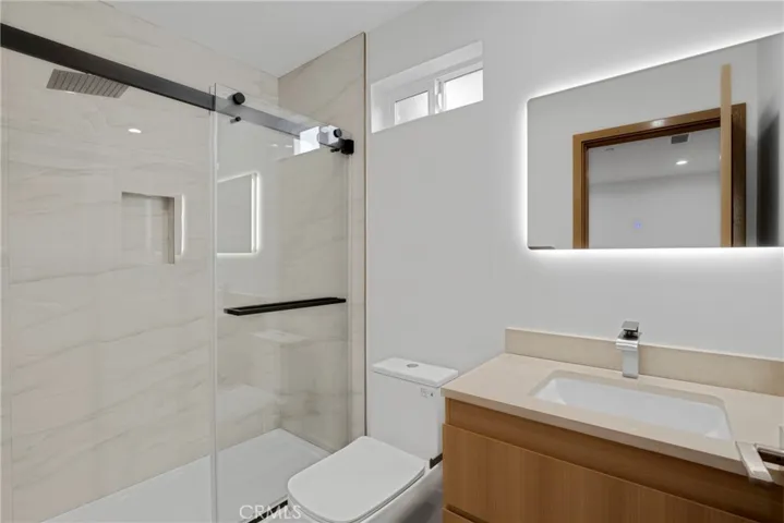 Primary Bath En-Suite
