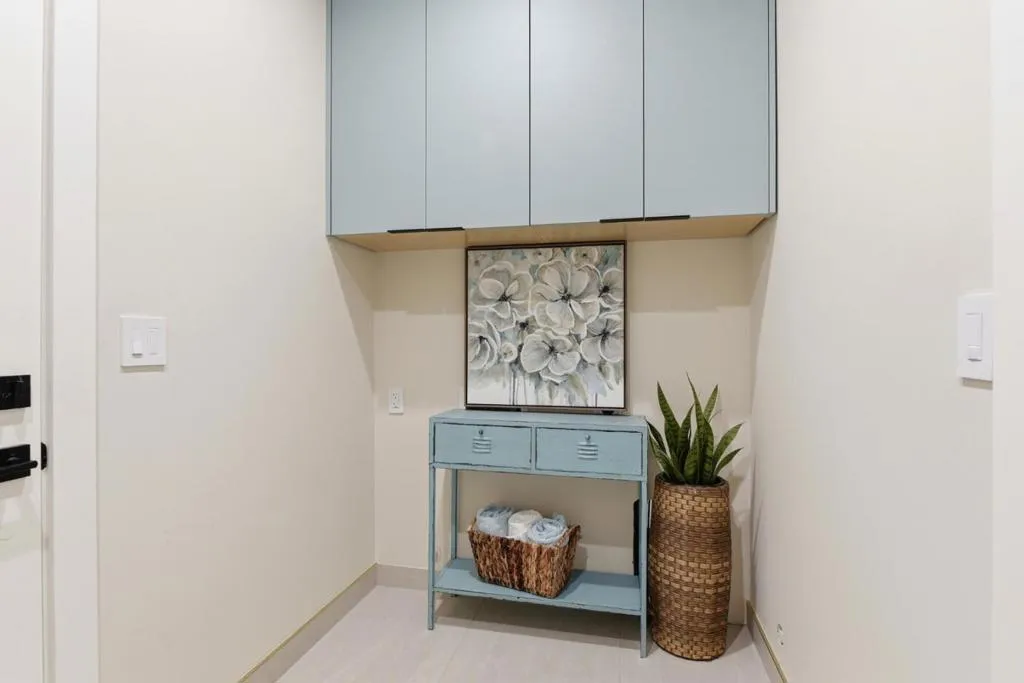 Indoor laundry room