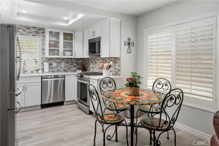 Kitchen Eating Area