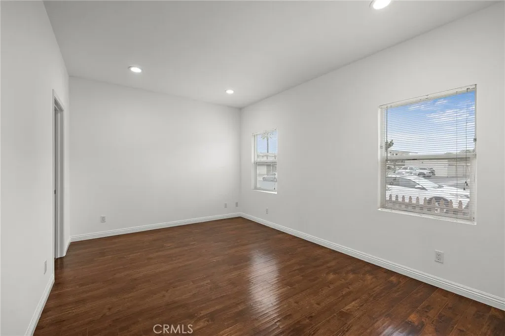 Primary bedroom - Original photo of virtually staged