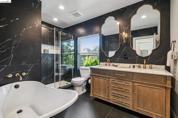Upstairs Hall Bath
