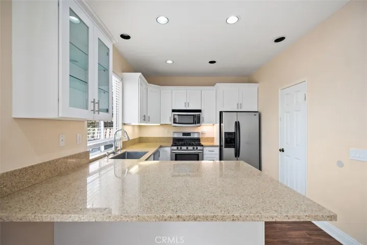 Here is a look of your own breakfast bar area