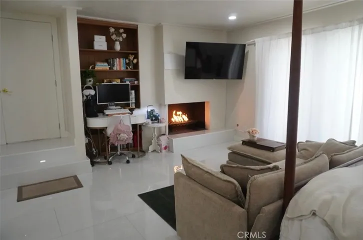 Den- or POSSIBLE 5th Bedroom