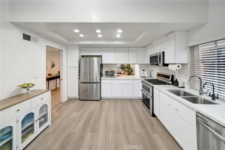 21733 Vintage, Chatsworth, California 91311