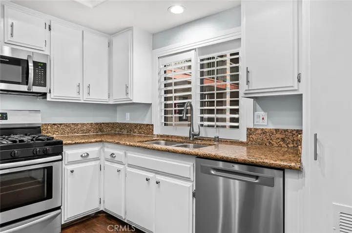 2514 E Willow Street 105, Signal Hill, California 90755