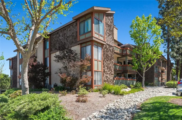 2514 E Willow Street 105, Signal Hill, California 90755