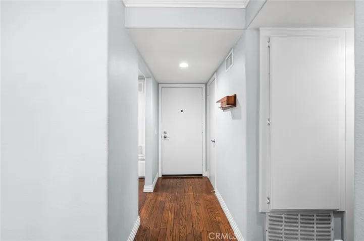 2514 E Willow Street 105, Signal Hill, California 90755