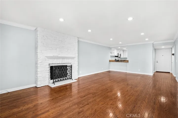 2514 E Willow Street 105, Signal Hill, California 90755