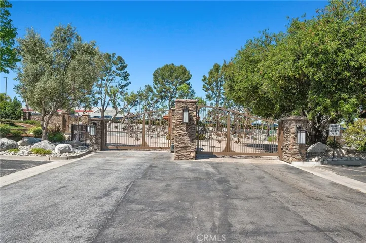 2514 E Willow Street 105, Signal Hill, California 90755