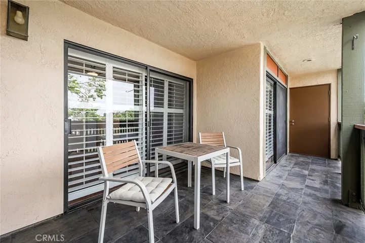 2514 E Willow Street 105, Signal Hill, California 90755