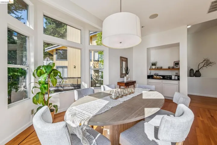 35 Bay Forest Ct, Oakland, California 94611
