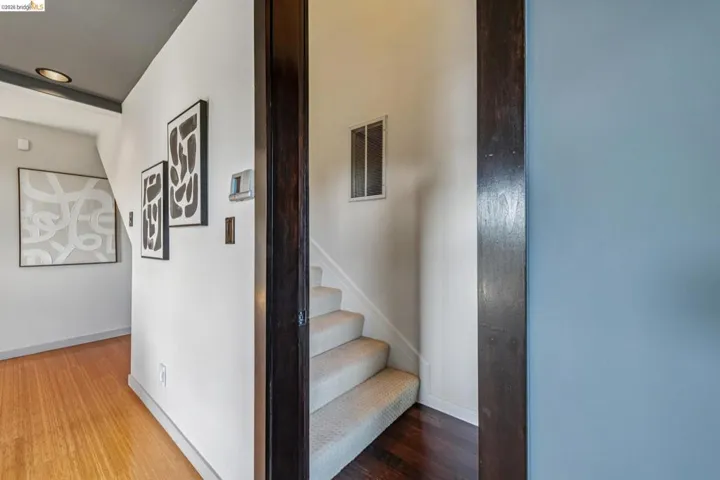 35 Bay Forest Ct, Oakland, California 94611