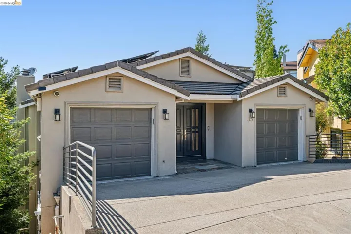 35 Bay Forest Ct, Oakland, California 94611