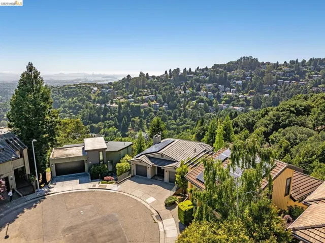 35 Bay Forest Ct, Oakland, California 94611