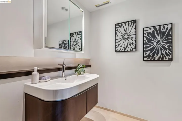 35 Bay Forest Ct, Oakland, California 94611