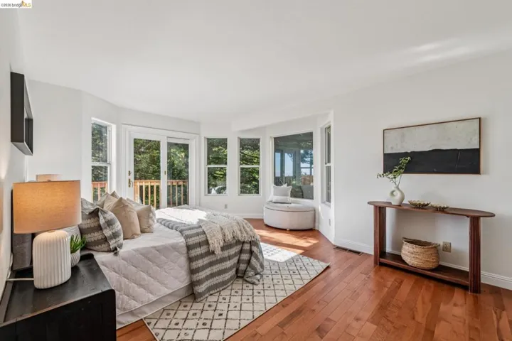 35 Bay Forest Ct, Oakland, California 94611