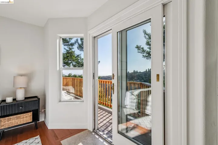 35 Bay Forest Ct, Oakland, California 94611