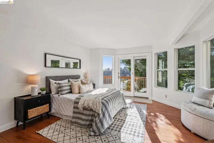 35 Bay Forest Ct, Oakland, California 94611