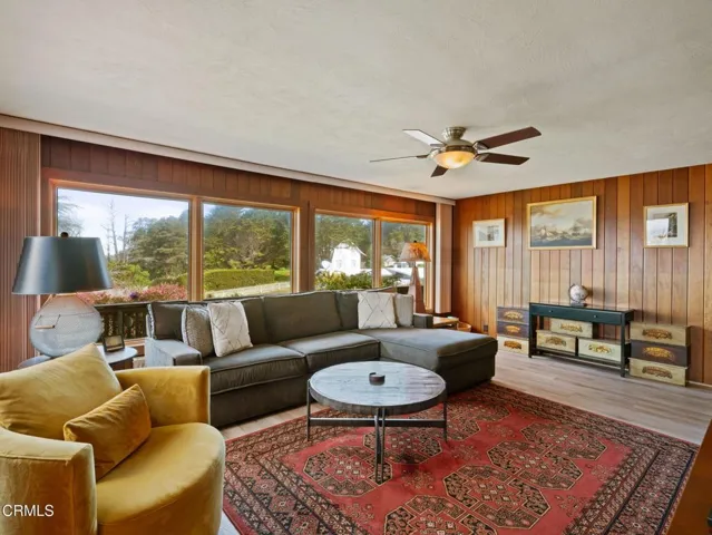 Headlands Cove LR2
