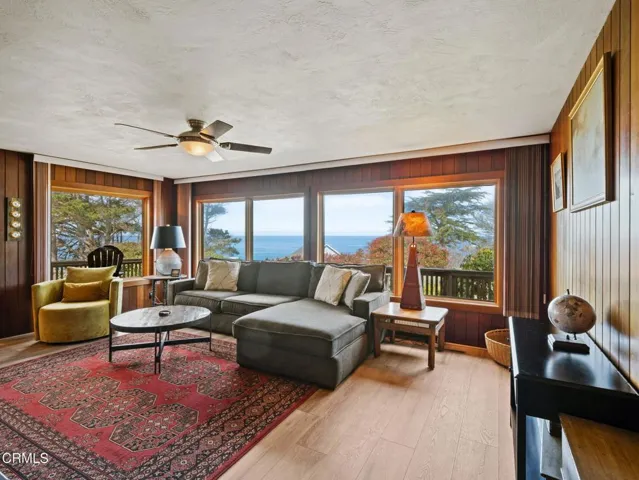 Headlands Cove LR3