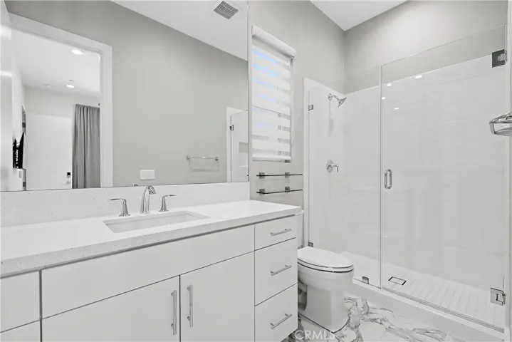 Bathroom Ensuite 1