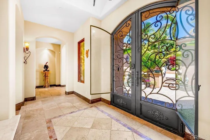 7133 Obelisco Circle, Carlsbad, California 92009
