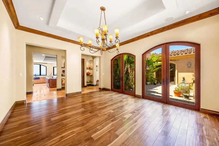 7133 Obelisco Circle, Carlsbad, California 92009
