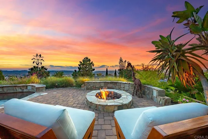 7133 Obelisco Circle, Carlsbad, California 92009