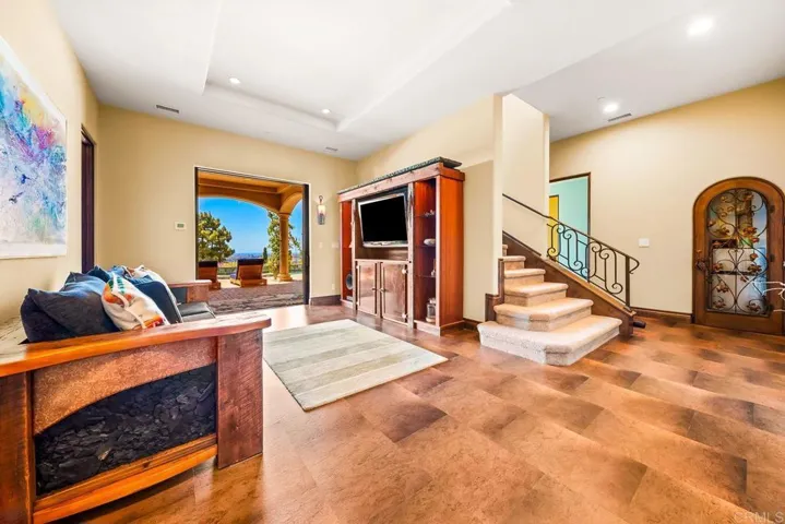 7133 Obelisco Circle, Carlsbad, California 92009
