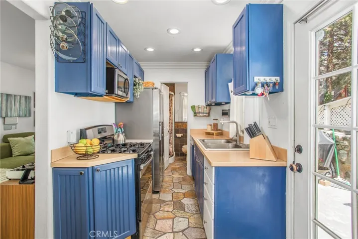 39429 Canyon Drive, Forest Falls, California 92339