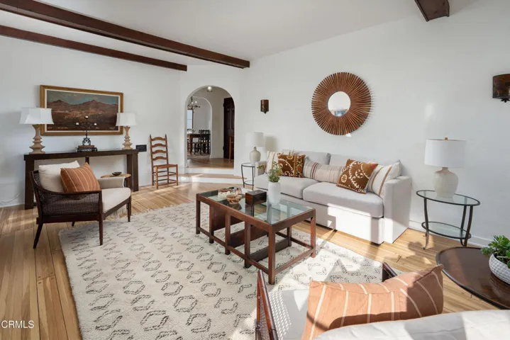 08-Living Room