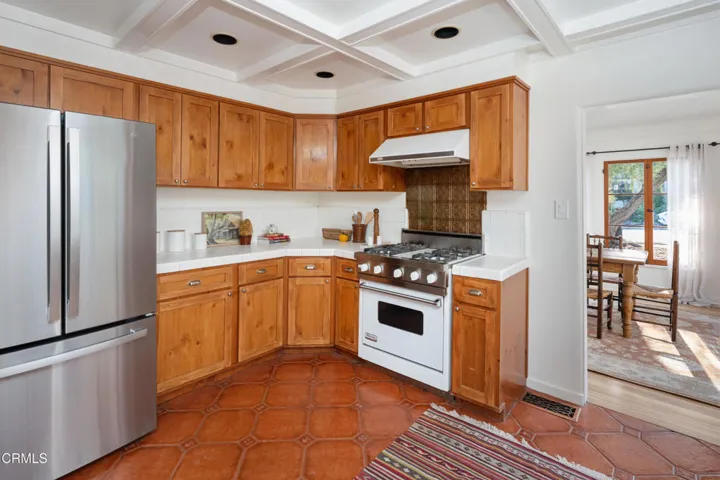 16-Kitchen
