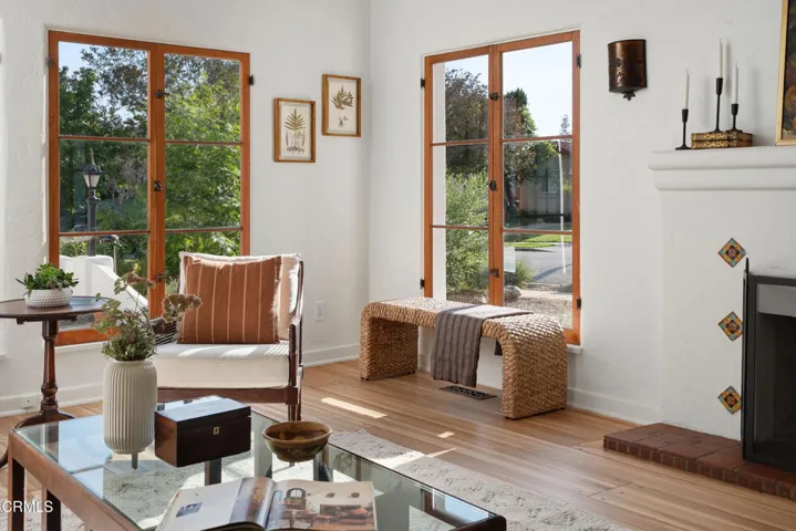 10-Living Room