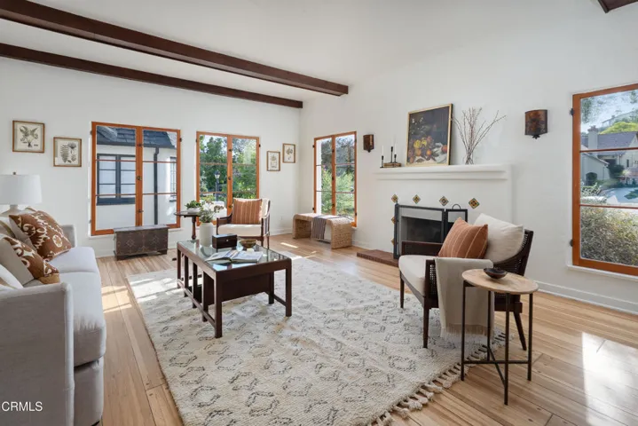 06-Living Room