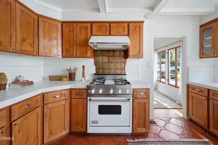 17-Kitchen