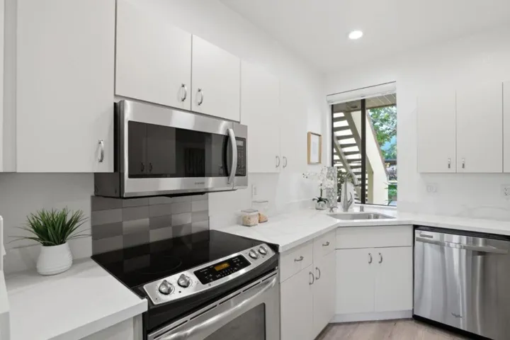 126 Shorebird Circle, Redwood City, California 94065