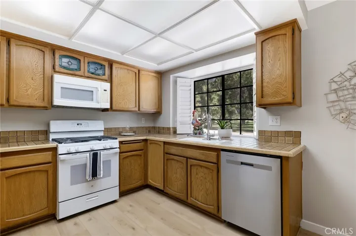 18424 Lemarsh, Northridge, California 91325