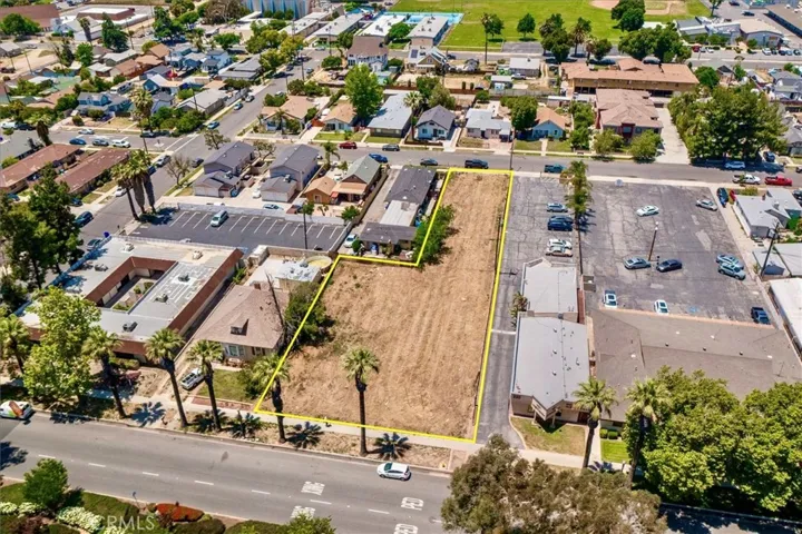 210 N Riverside, Rialto, California 92376 — photo 4