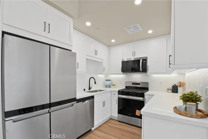 18090 Prairie Avenue 101, Torrance, California 90504